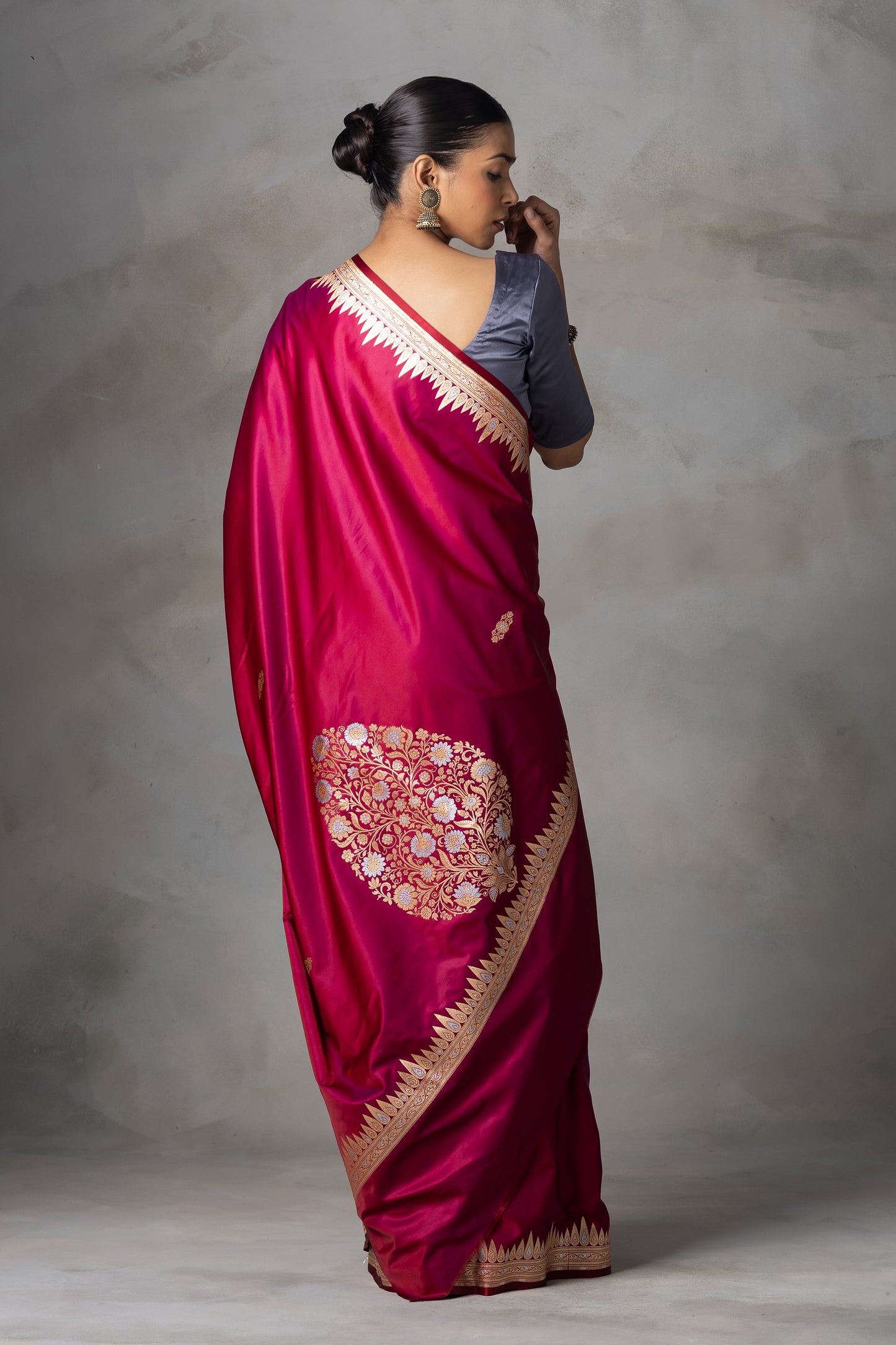Magenta Banarasi Silk Saree with Golden Zari Border & Pallu